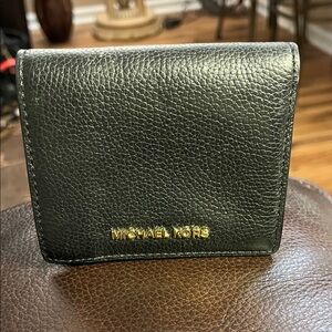 EUC Michael Kors Small Saffiano Leather Wallet